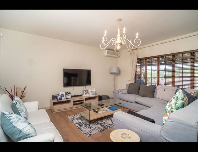3 BEDROOM APARTMENT FOR SALE IN SUNNINGDALE